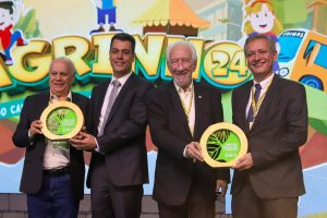 O vice-governador Darci Piana participa  neste segunda-feira (4),  do encerramento do Programa Agrinho 2024  – maior iniciativa de responsabilidade social do Sistema FAEP. Realizada no ExpoTrade Convention Center, em Pinhais, Região Metropolitana de Curitiba