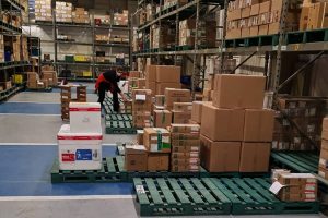 Governador Carlos Massa Ratinho Junior entrega 69 veículos para os 25 municípios da 10ª Regional de Saúde, em Cascavel. Carros serão usados para reforçar estratégia de Saúde da Família, com atendimentos domiciliares realizados pelos municípios. -  Cascavel, 05/11/2021 - Foto Gilson Abreu/AEN