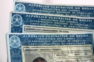 Detran alerta sobre venda de habilitação falsa pela internet.
Foto: Detran