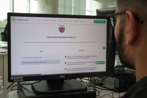 Gabarito preliminar do concurso do Quadro do Poder Executivo já está disponível para consulta. Foto: Geraldo Bubniak/AEN