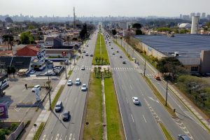 Curitiba. Avenida das Torres. 09/2019. Foto: José Fernando Ogura/AEN