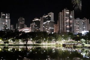 O Banco Regional de Desenvolvimento do Extremo Sul (BRDE) liberou R$ 125 milhões em fundos para sete cidades do Paraná, através do programa BRDE Munícipios. Os recursos foram aprovados para serem investido em projetos de energia solar, iluminação pública e infraestrutura viária. -  Foto: Divulgação BRDE