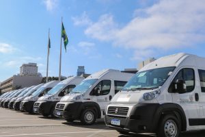 O governador Carlos Massa Ratinho Junior entrega   nesta terca-feira (23),  Vans para 45 municípios  no Programa de Qualificação da Atenção Primária em
Saúde acompanhado do  vice-governador Darci Piana, do secretarrio de Estado da Saude, Beto Preto, do Secretaria de Estado da Administração e Previdência, Marcel Micheletto   e do chefe da Casa Civil, Guto Silva.  Curitiba, 23/02/2021. Foto: Geraldo Bubniak/AEN