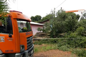 Copel mantém mais de 100 equipes em campo para recompor energia no Oeste. Na foto, Quedas do Iguaçu