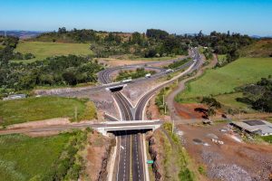 Francisco Beltrão, 15 de agosto de 2023 - Trecho do Contorno de Francisco Beltrão inaugurado pelo governador Carlos Massa Ratinho Jr. Na foto o morador Ronaldo Adriano Medeiros.