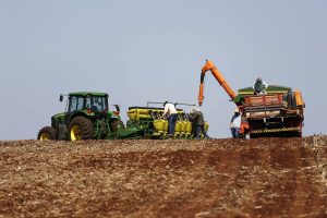 21-10-2020 - Plantio de soja na região Oeste do Paraná - Foto : Jonathan Campos / AEN