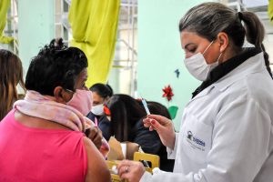 Campanha de Domingo a Domingo registra mais de 76 mil doses de vacina contra a Covid-19 neste final de semana  -  Curitiba, 21/06/2021  -  Foto: Divulgação SESA