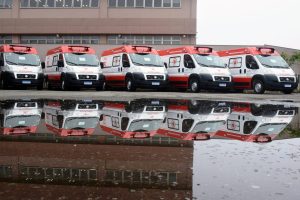 O Governo do Estado realizou nesta terça-feira (1º) a entrega de cinco ambulâncias de suporte básico para ampliação da cobertura do Serviço de Atendimento Móvel de Urgência (Samu) na 4ª Regional de Saúde de Irati, região Centro-Sul do Paraná. Os veículos somam R$ 850 mil em investimentos – R$ 170 mil cada.  -=  Curitiba, 01/06/2021  -  Foto: Américo Antonio/SESA