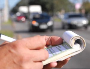 Multas para infrações de trânsito ficam mais caras a partir de novembro.
Foto: Divulgação Detran PR