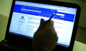 Brasília - Receita Federal libera o programa da Declaração do Imposto de Renda Pessoa Física 2016, ano-base 2015 (Marcelo Camargo/Agência Brasil)