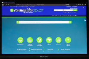 Procon-PR realiza mutirão online de renegociação de dívidas. Foto: Geraldo Bubniak/AEN