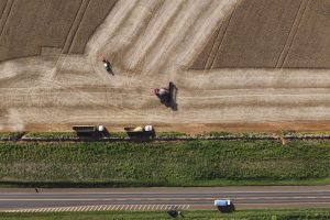 GUARAPUAVA - 08-04-2021- Colheita de soja na região de Guarapuava / Foto Jonathan Campos / AEN