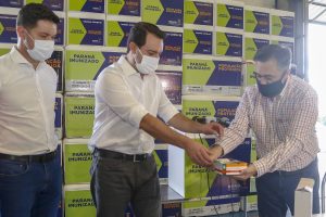 08.04.2021 - Governador Carlos Massa Ratinho Junior com Secretário da saúde Beto Preto
distribuição 12 lote de vacinas no Paraná
Foto Gilson Abreu/AEN