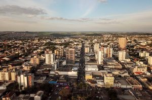 Apucarana município no centro-norte do estado do Paraná,  conhecida como 
