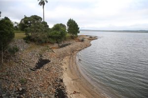 Barragem do Iraí - Construída entre os Municípios de Pinhais e Piraquara, Paraná, a barragem do Rio Iraí destina-se ao abastecimento de água da região metropolitana de Curitiba. 07/04/2020 -  Foto: Geraldo Bubniak/AEN