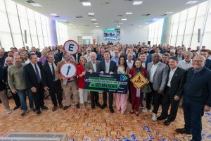 O vice-governador Darci Piana anuncia nesta terça-feira (31) a liberação do repasse de R$ 183 milhões em sinalização viária para municípios de todo o Estado.