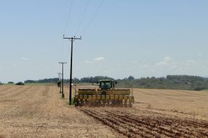 Copel e instituições parceiras realizam campanha para evitar acidentes na área rural -