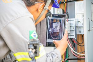 6492f65ea840deletricistas_femininas_da_elenge_-_troca_de_medidores_-_araucaria-14