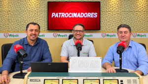 Retrato no estúdio da Rádio Ampére