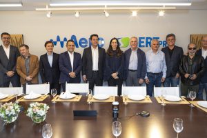 Curitiba, 13 de abril de 2026 - Governador participa de reunião e coletiva de imprensa a AERP.