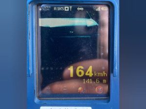 carro-acima-velocidade-