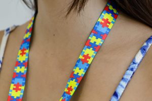 Curitiba, 02 de abril de 2024 - Cordão para utilização de autistas.