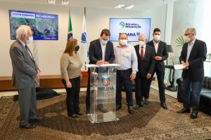 Governador Carlos Massa Ratinho Junior Assina Liberação de Recursos Estradas da Integração..Foto: Ari Dias/ AEN.