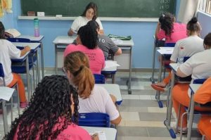 Mais de 2,5 mil pessoas privadas de liberdade realizam o ENEM no Paraná -