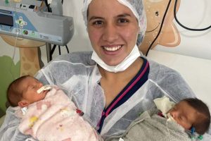 gemeos_recem_nascidos