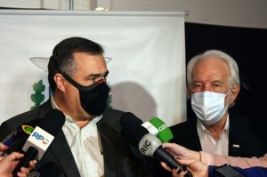 O Governo do Estado vai aportar R$ 50 milhes em 2022 para os procedimentos cirrgicos eletivos. O anncio foi feito nesta segunda-feira (30) pelo secretrio de Estado da Sade, Beto Preto, em reunio com a participao do vice-governador Darci Piana, diretores das 22 Regionais de Sade, equipes tcnicas, alm de gestores e representantes municipais no evento ÒSade em frenteÓ. Foto: Amrico Antonio/SESA