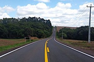 DER reforça sinalização da PRC-158 no acesso à Usina de Salto Santiago, no Sudoeste