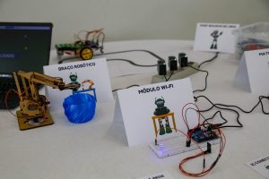 O governador Carlos Massa Ratinho Junior lançou nesta segunda-feira (30), no Palácio Iguaçu, o Programa Robótica Paraná. Mais de 2,5 mil kits de robótica serão entregues nas próximas semanas para 257 colégios da rede estadual do Paraná. -  Curitiba, 30/08/2021  -   Foto Gilson Abreu/AEN